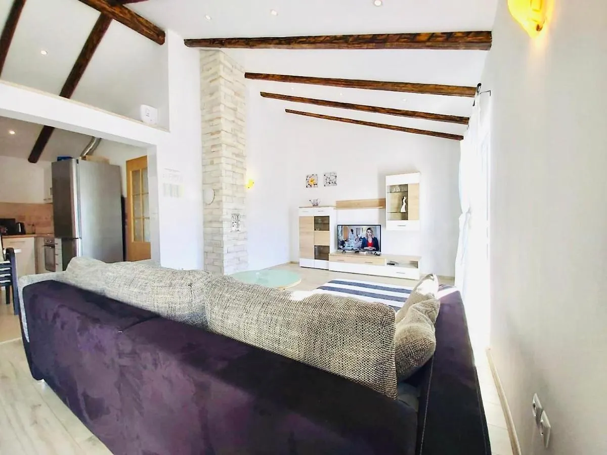 Modern Attic Apartment Supetarska Draga
